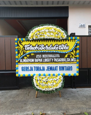 Papan Bunga Duka di Sangiang