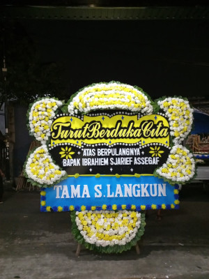 Papan Bunga Duka di Sangiang